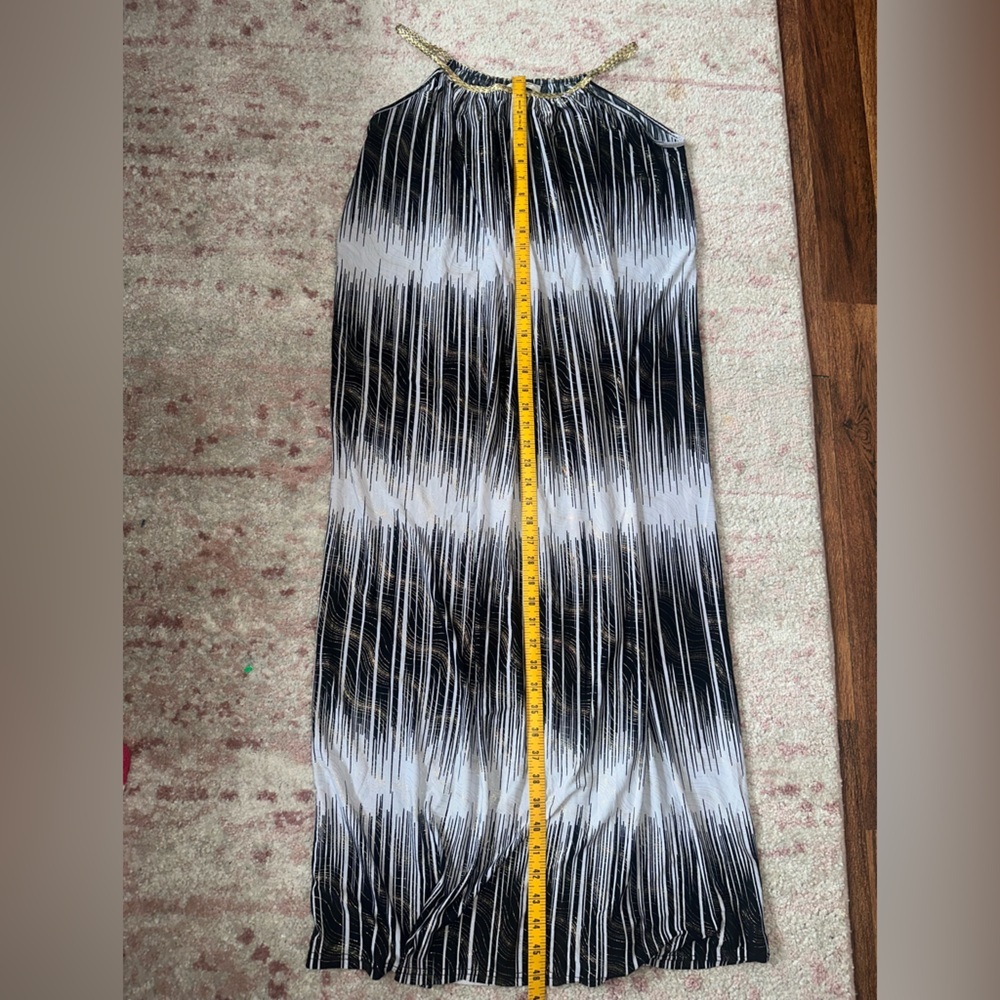 Chic Black and White Maxi Skirt - Picture 3 of 6